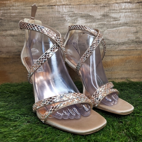 New BADGLEY MISCHKA Zendaya Satin Stiletto Sandals - Picture 2 of 8